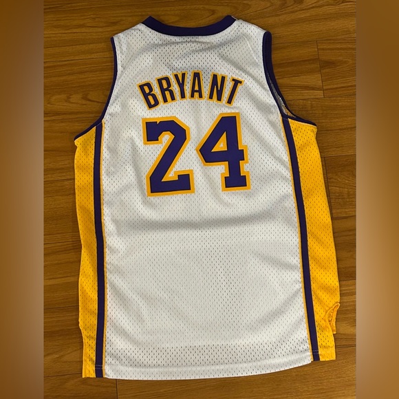 Kobe Bryant Lakers Jersey - Picture 2 of 5